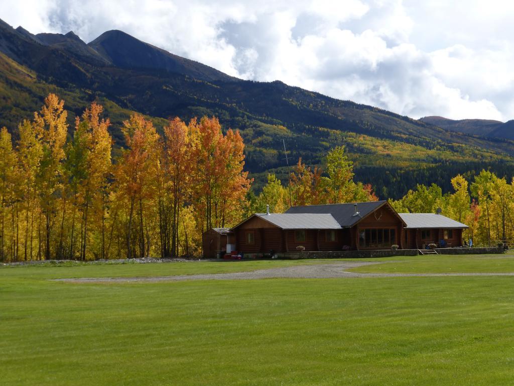 Folding Mountain B & B Fort Nelson Exterior foto